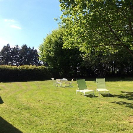 Les Landes Hotell Saint-Pardoux-Corbier Exteriör bild