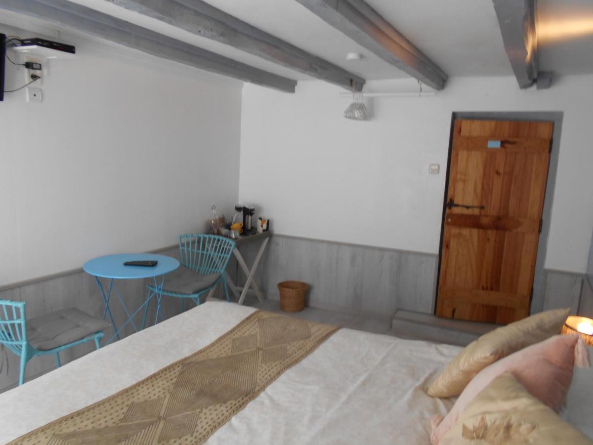 Les Landes Hotell Saint-Pardoux-Corbier Exteriör bild