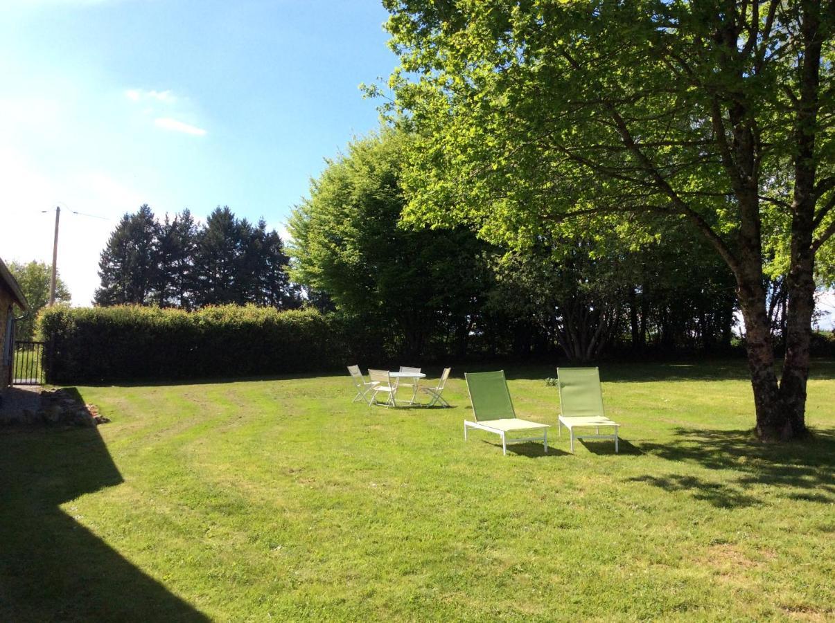 Les Landes Hotell Saint-Pardoux-Corbier Exteriör bild